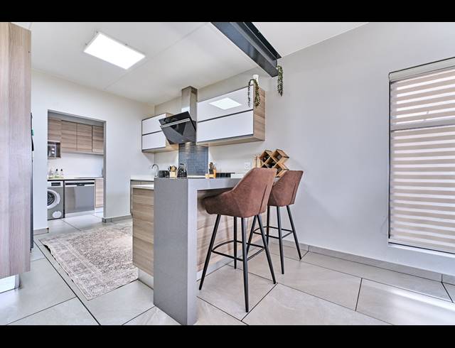 3 BEDROOM DUPLEX FOR SALE IN CROWTHORNE AH